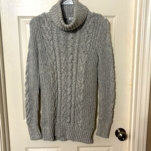 Gap cable knit sweater